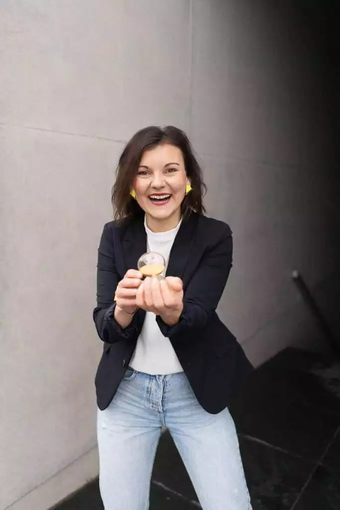 Leadership beginnt bei Self-Leadership – erkenne deine eigene Strahlkraft. Auf dem Bild ist Romy Möller zu sehen.