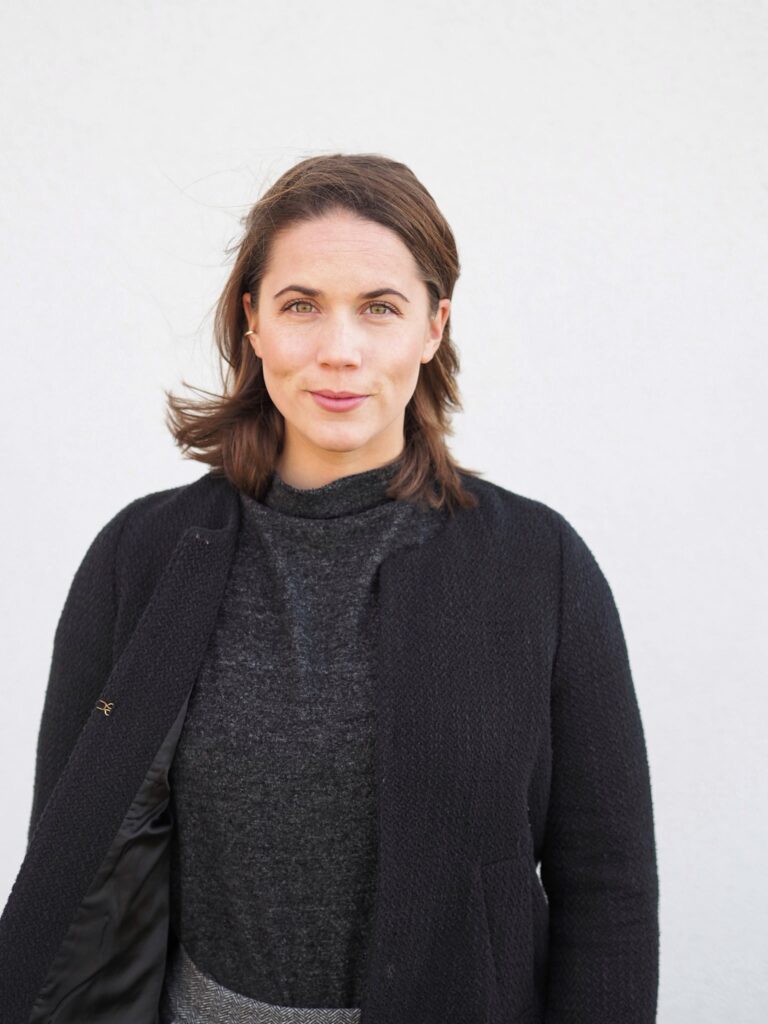 New Work & Leadership Coaching - Netzwerk: Sonja Neubauer unterstützt Romy Möller in größeren Projekten. Auf dem Bild ist Sonja zu sehen.